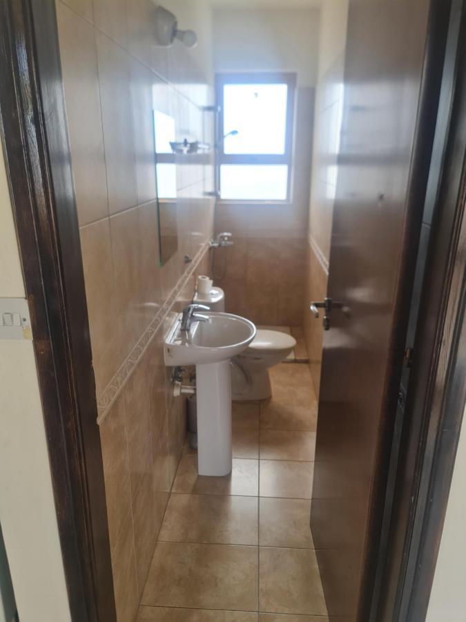 Appartamento Top Floor 1 Bdrm Aprtrmnt Dromolaxia Esterno foto