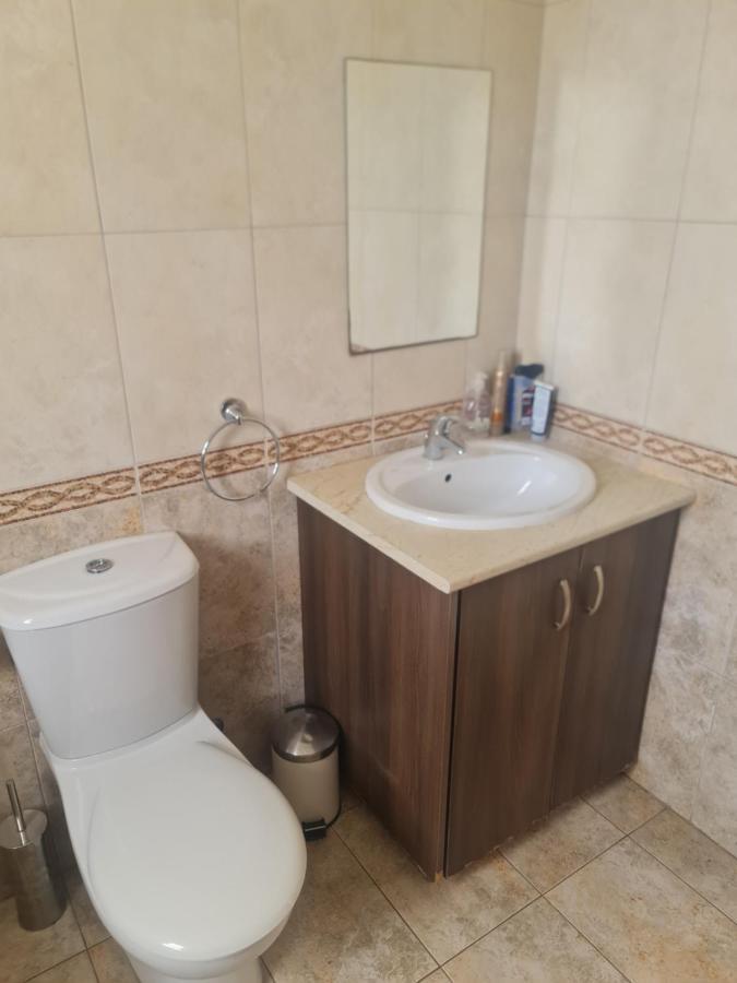 Appartamento Top Floor 1 Bdrm Aprtrmnt Dromolaxia Esterno foto