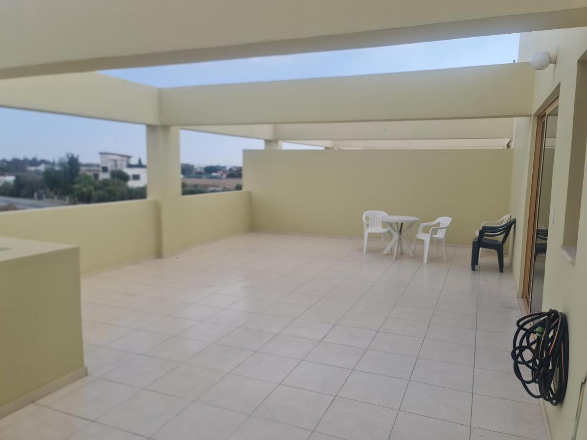 Appartamento Top Floor 1 Bdrm Aprtrmnt Dromolaxia Esterno foto