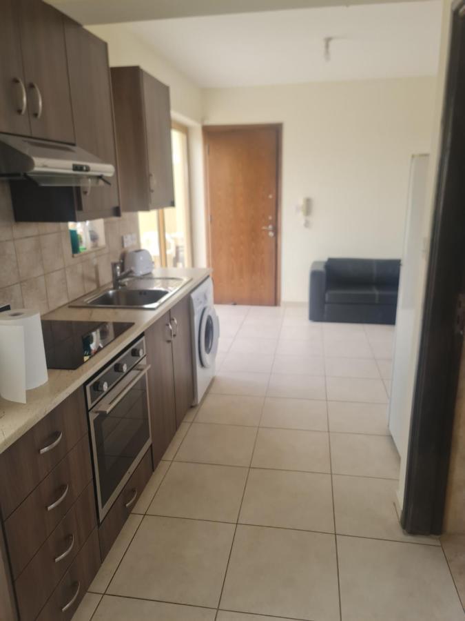 Appartamento Top Floor 1 Bdrm Aprtrmnt Dromolaxia Esterno foto